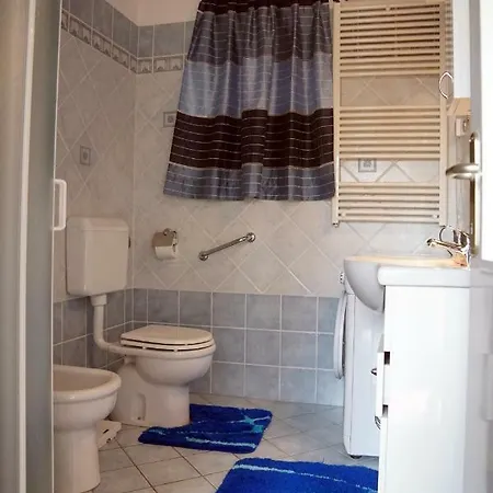 Tourist Farm With Fig Tree Apartma