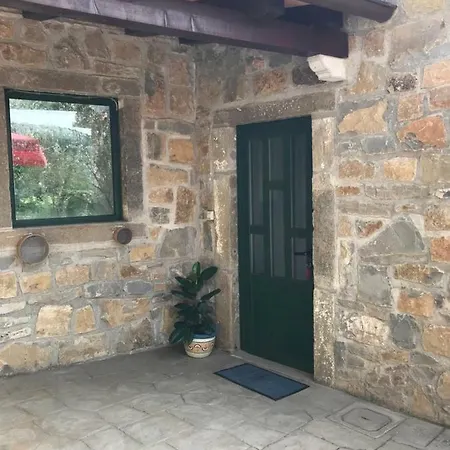 Tourist Farm With Fig Tree Apartment Dekani