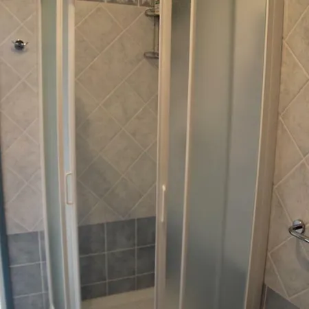 Tourist Farm With Fig Tree Lejlighed Dekani