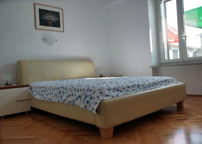 Tourist Farm With Fig Tree Dekani