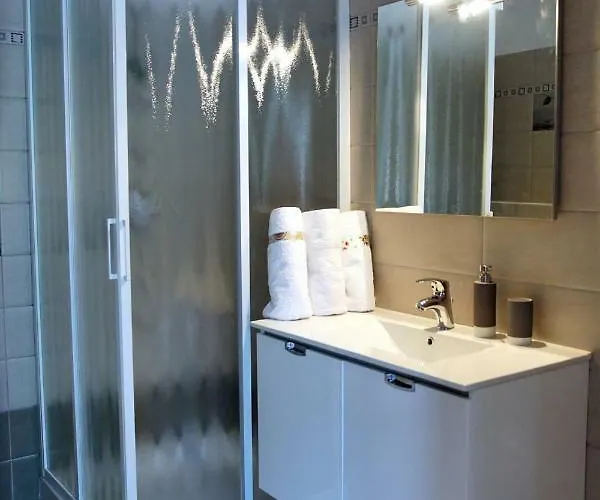 Tourist Farm With Fig Tree Dekani