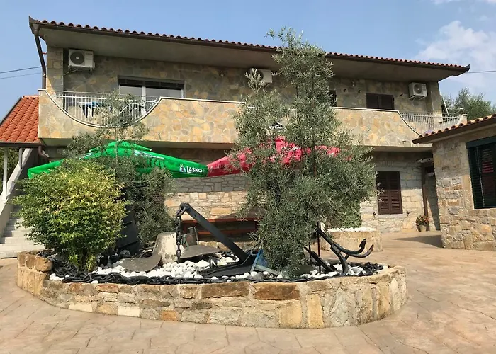 Tourist Farm With Fig Tree Appartement Dekani